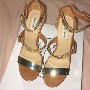 Steve Madden Whitneyy Cognac Wedges